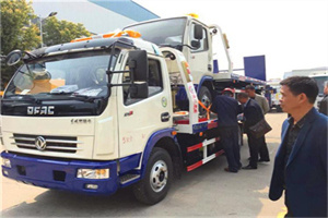 开福汽车道路救援拖车价格